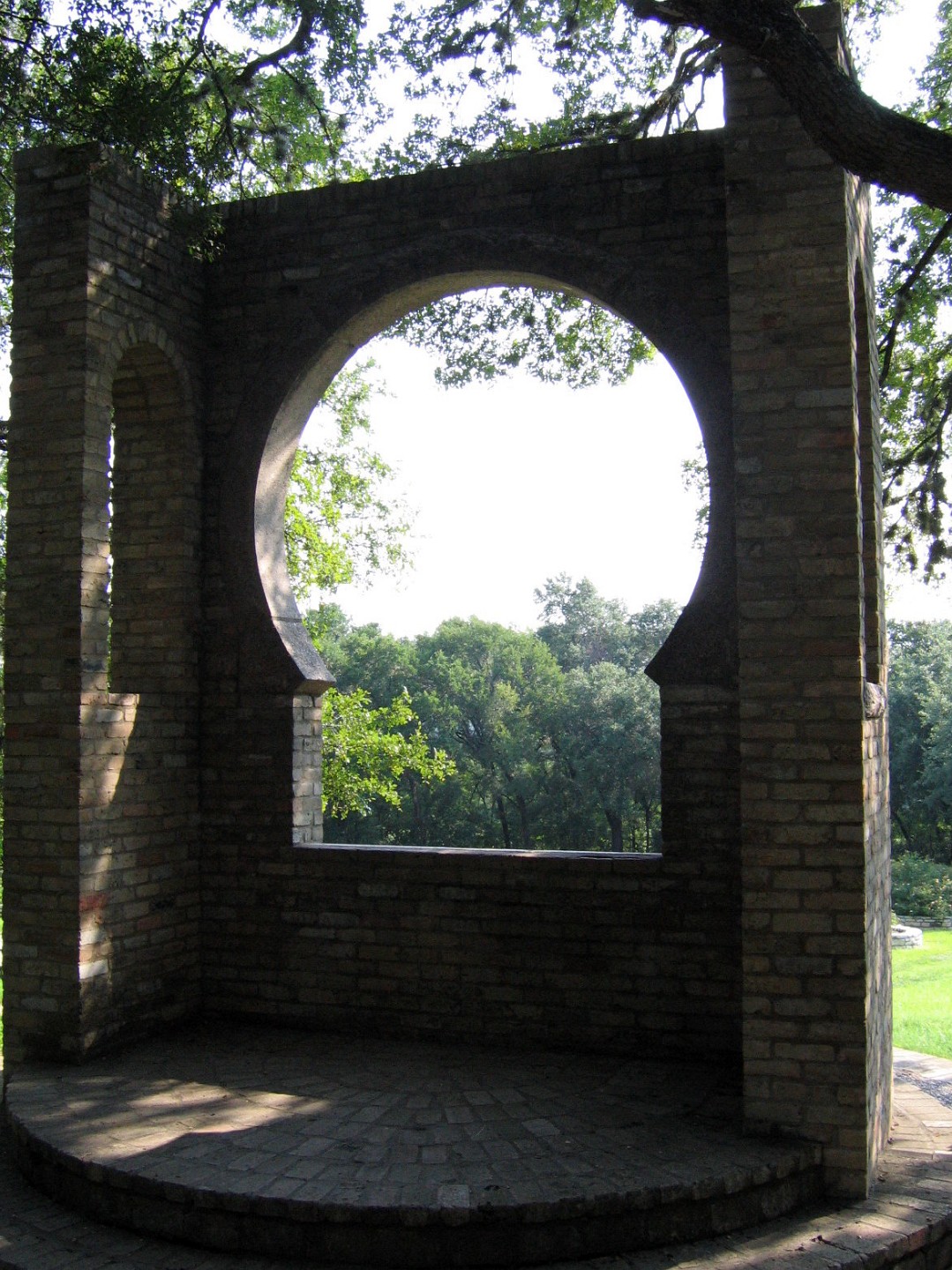Light Through a Giant Keyhole